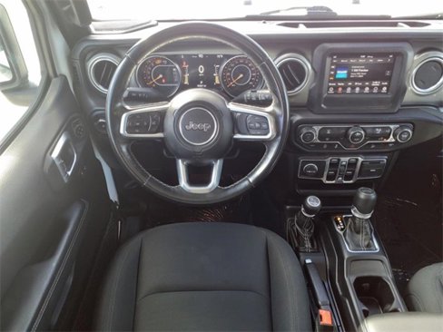 Used 2020 Jeep Wrangler Unlimited Sahara image 9
