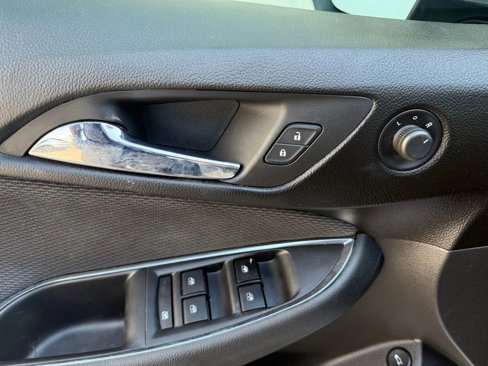 Used 2017 Chevrolet Cruze LS image 15