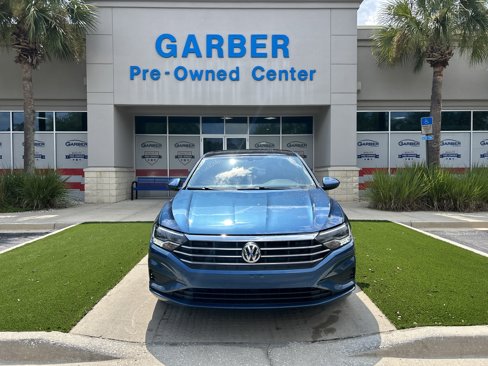 Used 2020 Volkswagen Jetta SE w/ SE Cold Weather Package image 2