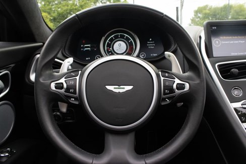 Used 2021 Aston Martin DB11 Volante image 10