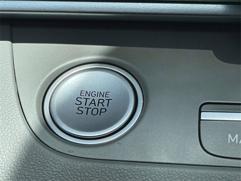 Certified 2025 Hyundai Elantra SEL image 21