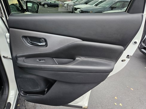 Used 2019 Nissan Murano Platinum image 12