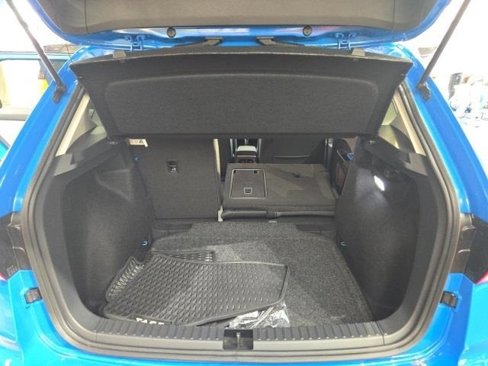 Certified 2024 Volkswagen Taos SE image 11