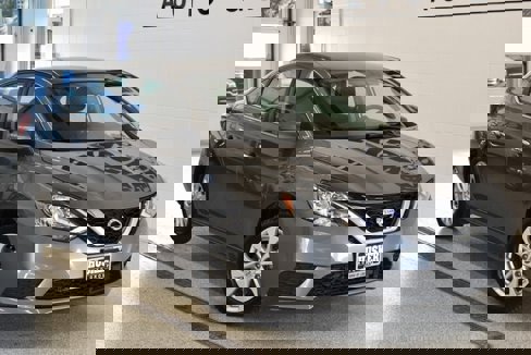 Used 2019 Nissan Sentra SV image 1