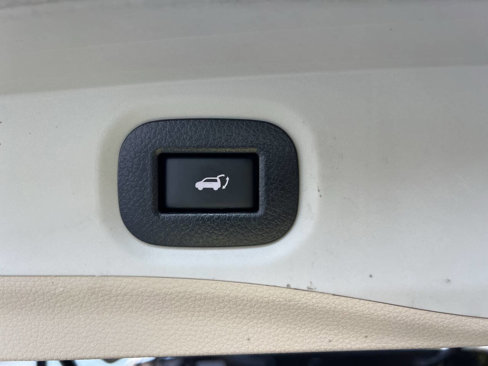 Used 2016 Nissan Rogue SL image 16
