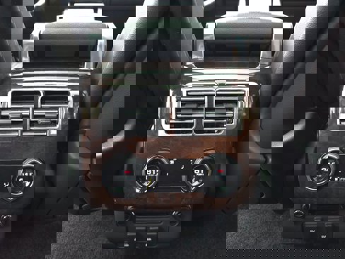 Used 2020 Land Rover Range Rover image 17