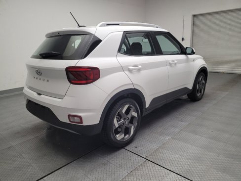 Used 2023 Hyundai Venue SEL image 9