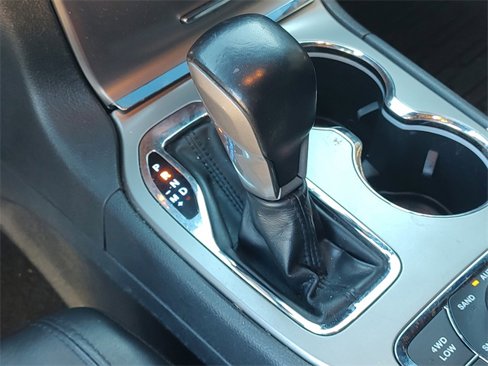 Used 2020 Jeep Grand Cherokee Limited image 23