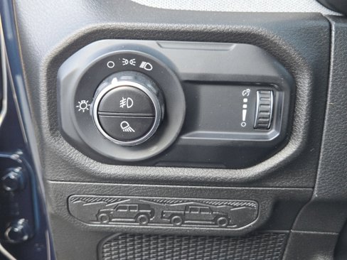 New 2025 Jeep Gladiator Sport image 18