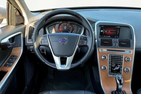 Used 2017 Volvo XC60 T5 Inscription w/ Preferred Option Package image 8