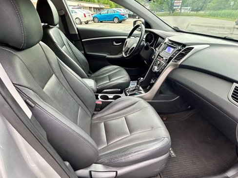 Used 2015 Hyundai Elantra GT w/ Option Group 02 image 17