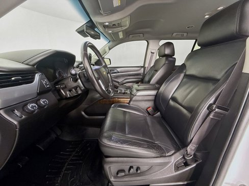 Used 2017 Chevrolet Suburban LT image 22