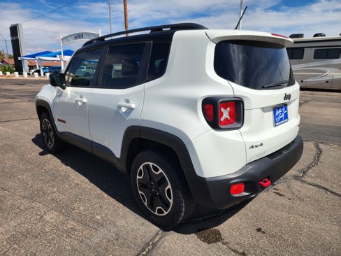 Used 2016 Jeep Renegade Trailhawk w/ Premium Trailhawk Package image 6
