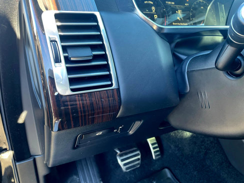 Used 2015 Land Rover Range Rover Supercharged image 25
