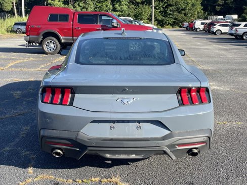 Used 2024 Ford Mustang Coupe image 4