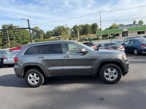 Used 2012 Jeep Grand Cherokee Laredo w/ Laredo E Group image 3