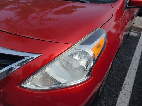 Used 2015 Nissan Versa SV image 4