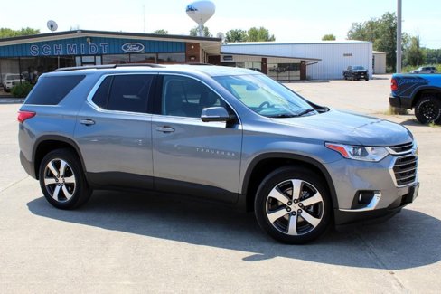 Used 2020 Chevrolet Traverse LT w/ LT Premium Package image 3
