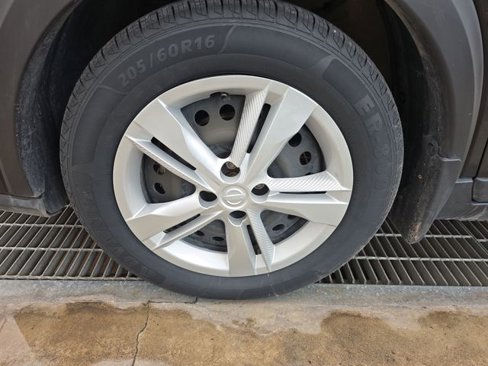 Used 2023 Nissan Kicks S image 12