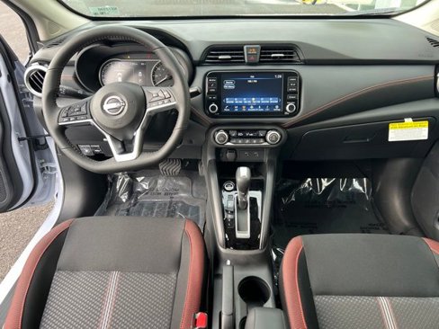 New 2025 Nissan Versa SR w/ Trunk Package image 5