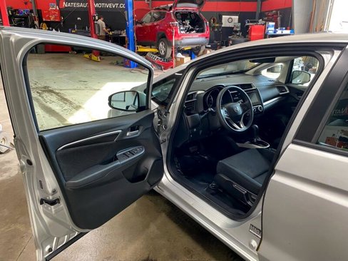 Used 2015 Honda Fit EX image 22