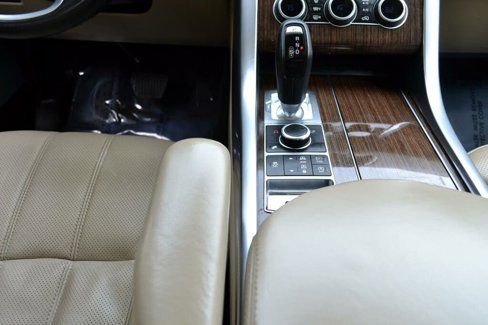 Used 2015 Land Rover Range Rover Sport HSE image 25