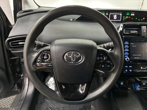 Used 2021 Toyota Prius LE image 16