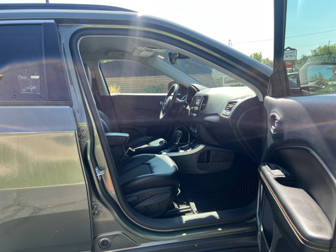 Used 2018 Jeep Compass Latitude w/ Cold Weather Group image 43
