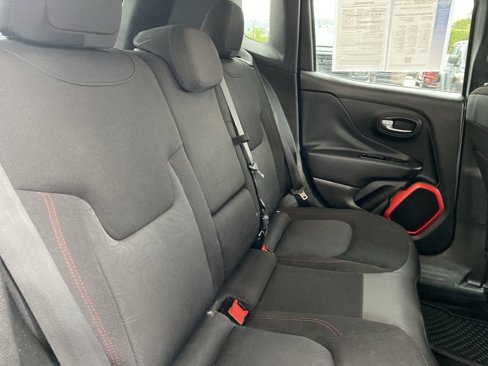 Certified 2016 Jeep Renegade Trailhawk image 14