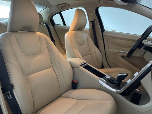 Used 2015 Volvo S60 T5 Premier image 38