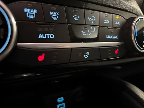 Used 2022 Ford Escape SE w/ Cold Weather Package image 24