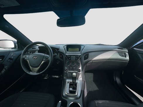 Used 2015 Hyundai Genesis 3.8 image 32