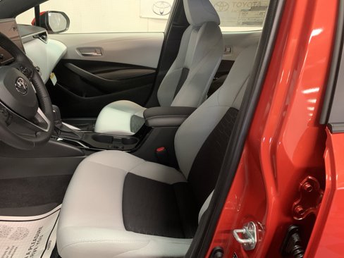 New 2025 Toyota Corolla SE w/ SE Package image 10