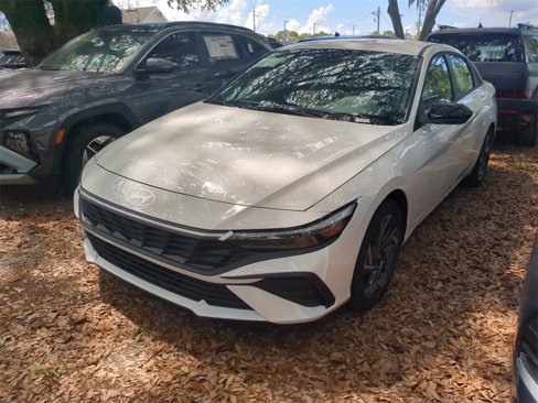 New 2025 Hyundai Elantra Sport image 3