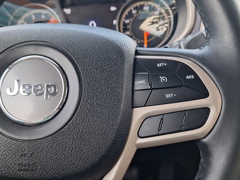 Used 2017 Jeep Cherokee Limited image 17