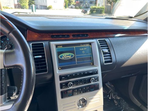 Used 2010 Ford Flex Limited image 8