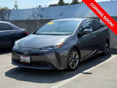 Used 2019 Toyota Prius XLE image 3
