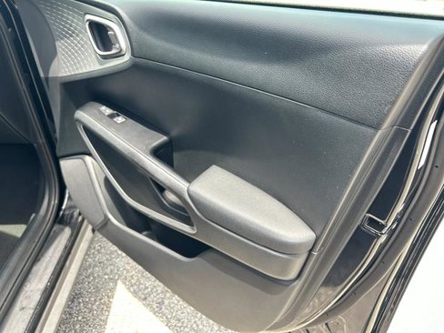 Used 2024 Kia Soul LX w/ Option Group 015 image 17
