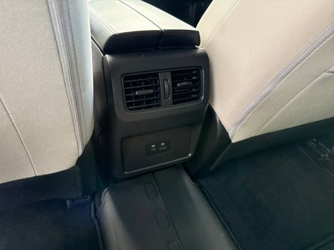 Used 2023 Nissan Rogue SV image 27