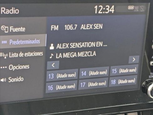 Used 2020 Toyota Corolla LE image 11