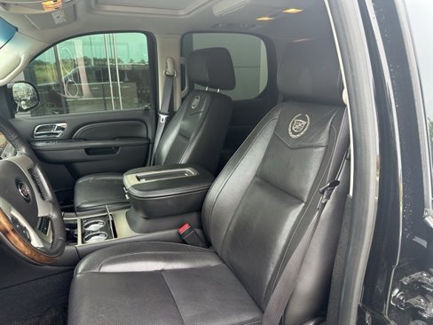 Used 2014 Cadillac Escalade Platinum image 5