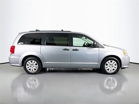 Used 2019 Dodge Grand Caravan SE image 8