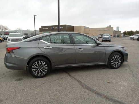 New 2024 Nissan Altima 2.5 SV w/ SV Premium Package image 9