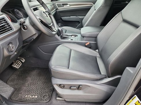 Used 2019 Volkswagen Atlas SE w/ Towing Package image 9