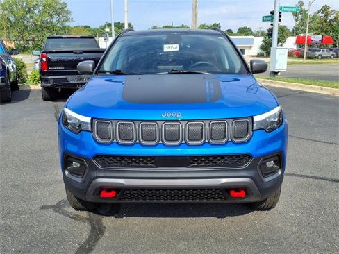 Used 2022 Jeep Compass Trailhawk w/ Trailhawk Elite Group image 2