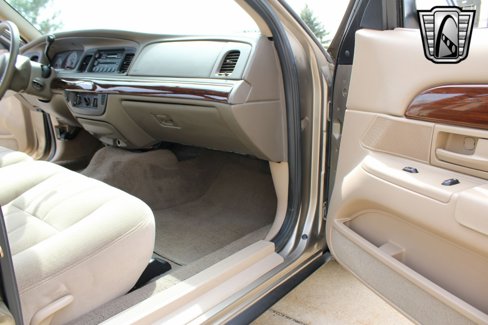 Used 2004 Mercury Grand Marquis GS image 19