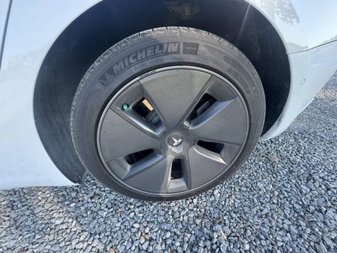 Used 2021 Tesla Model 3 Standard Range Plus image 7