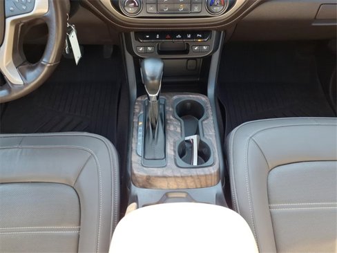Used 2022 GMC Canyon Denali image 17