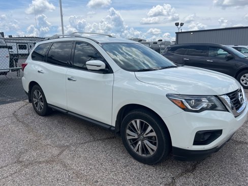 Used 2020 Nissan Pathfinder S image 3