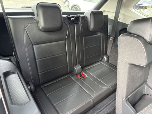 Used 2018 Volkswagen Tiguan SEL image 20